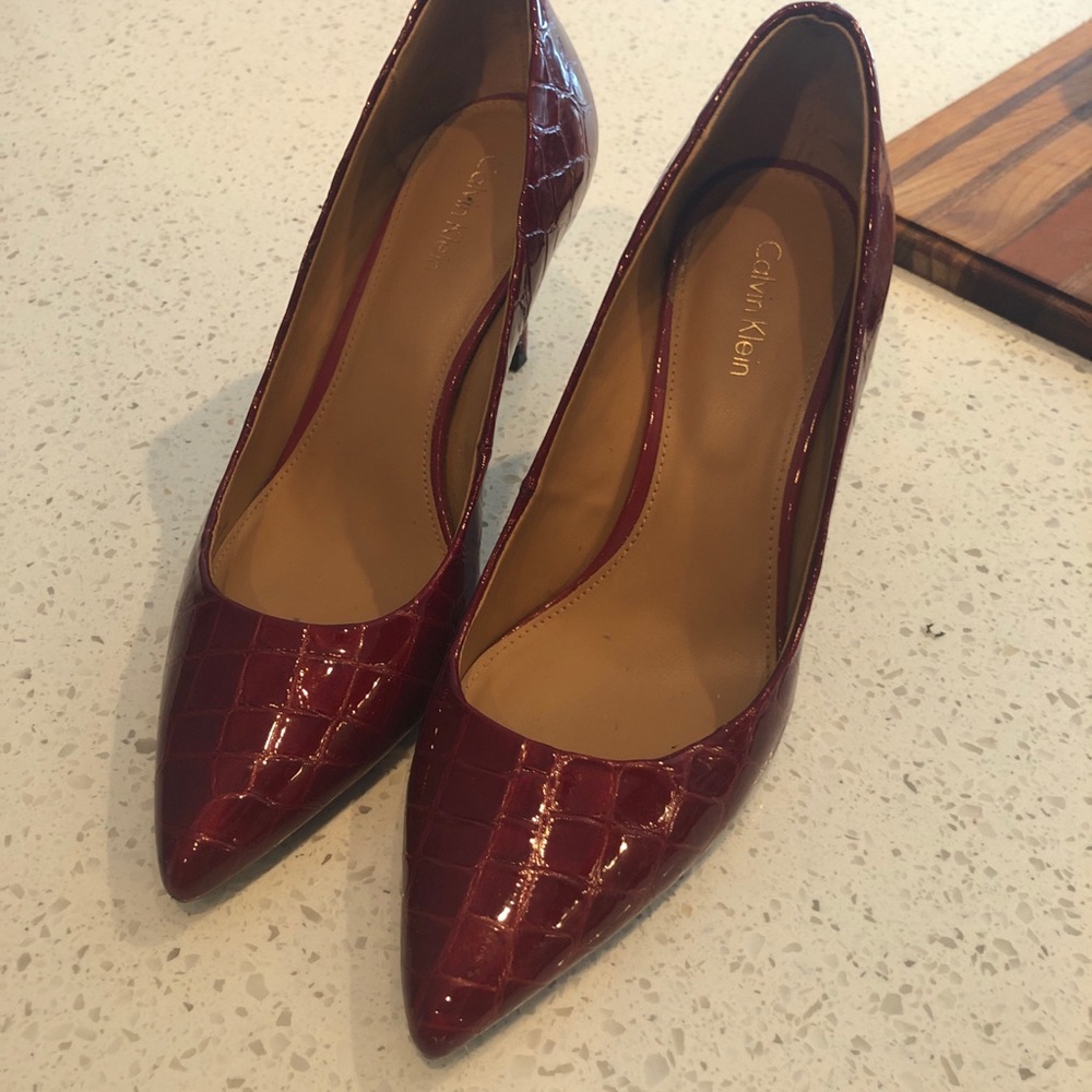 Calvin Klein red leather snakeskin pump
